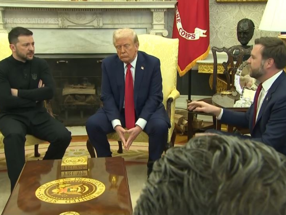 Zelenskyy e Trump durante reunião